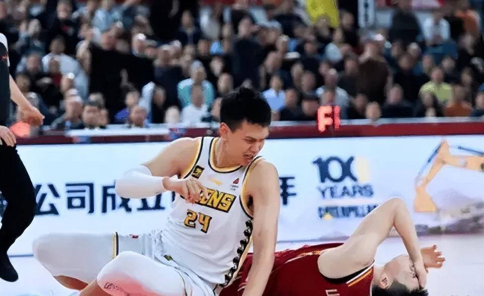 里程碑夜!深圳男篮豪取连胜,法国杯今晨刷纪录,质疑声仍在,轮换策略成焦点的简单介绍 里程碑夜!深圳男篮豪取连胜,法国杯今晨刷纪录,质疑声仍在,轮换策略成焦点的简单介绍